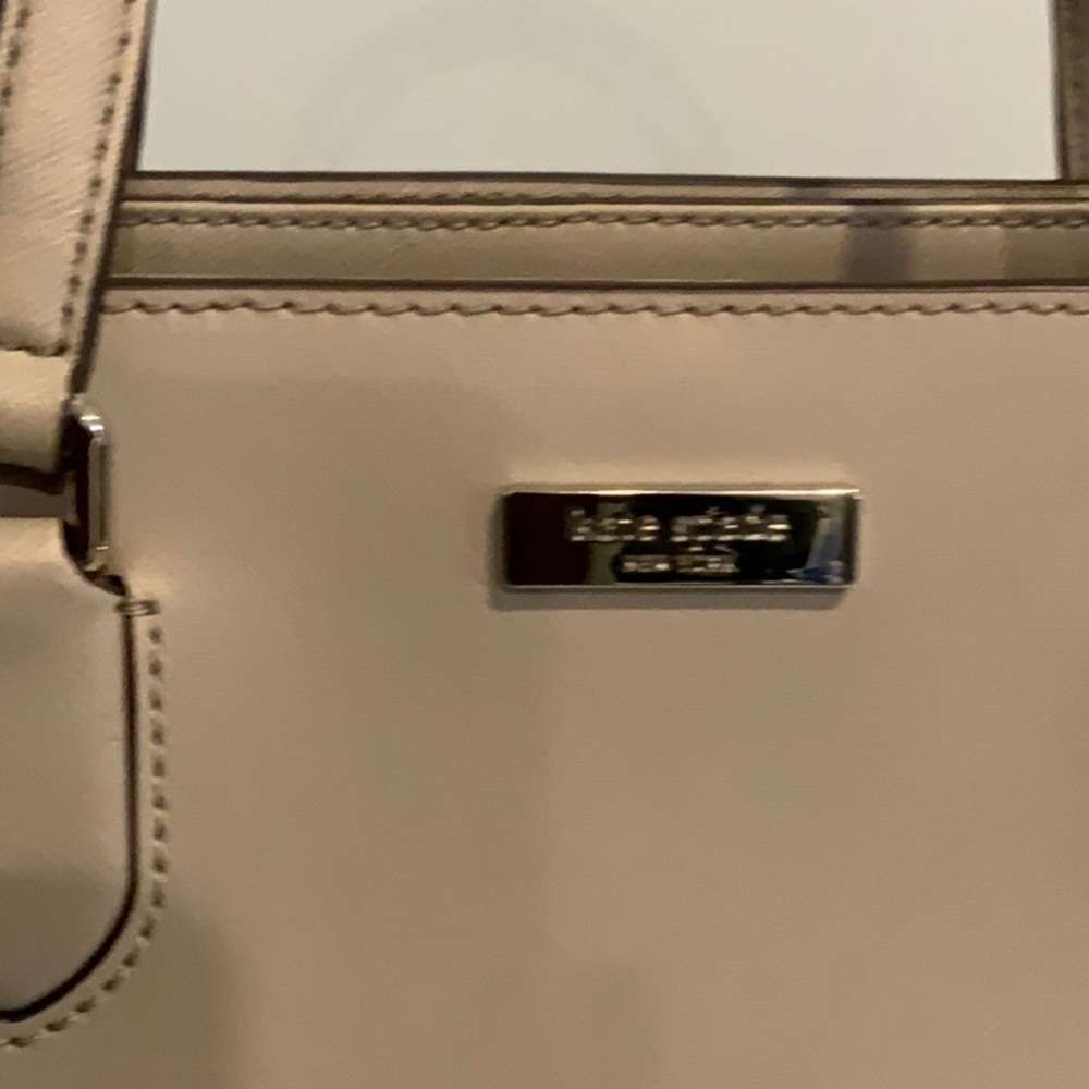 Kate Spade like new! Laurel Way Reese Leather Crossbody Bag Purse soft taupe - Picture 2 of 7